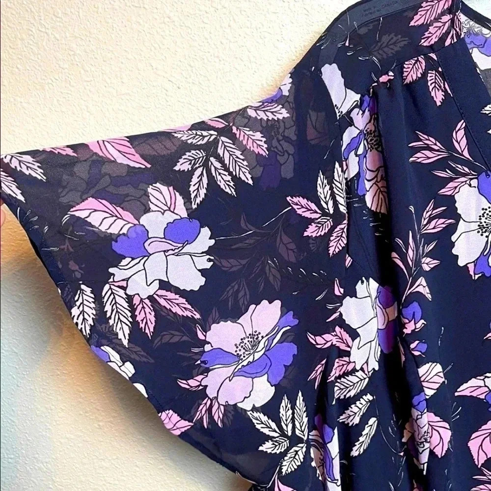 NWT’S. Lane Bryant Floral Babydoll Top Blouse. Short flutter sleeves. - Picture 3 of 9